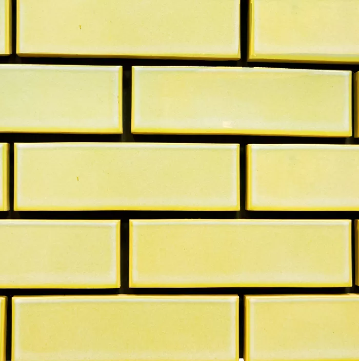 Плитка в глазури бледно-желтая