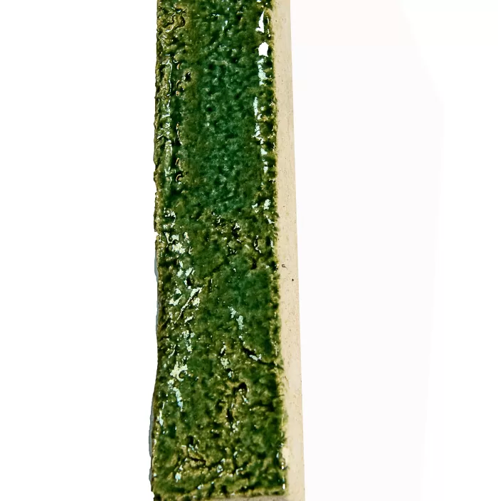 В глазури рифлёная зелёная ручной формовки
