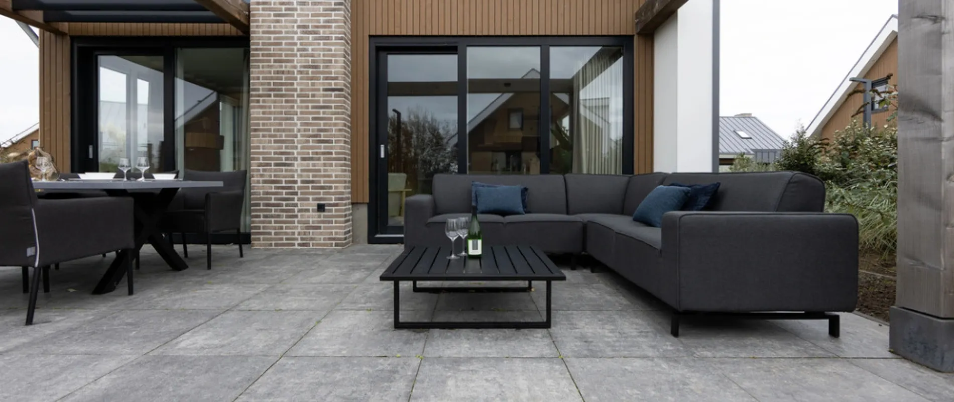 Великоформатні терасові плити